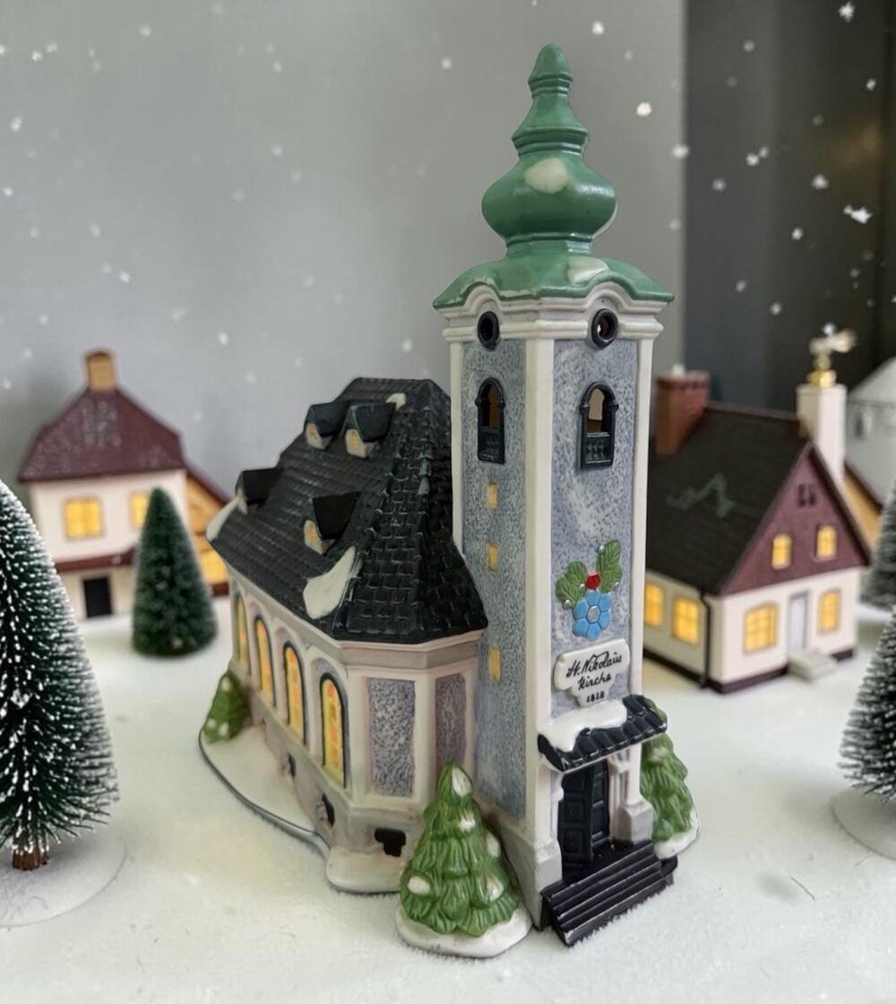 Vintage 1991 Dept. 56 Alpine Village Series "ST. NIKOLAUS KIRCHE" Church
